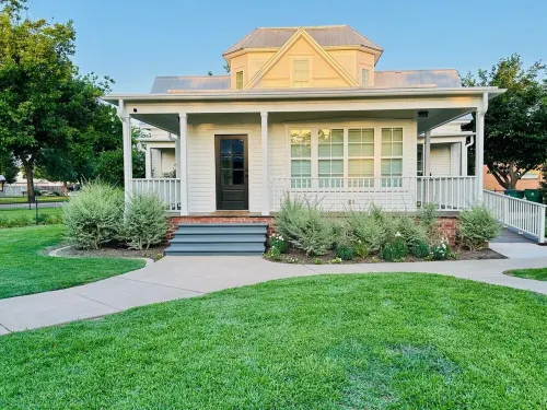 2 Homes On 1 Lot Sleeps 14 / McGregor Retreat