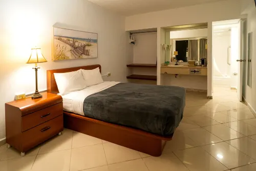 Solace by the Sea Hotels in Coto