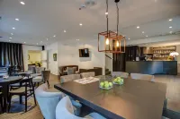 Ferretti Hotel Cristallo Hotel in zona I Delfini Beach Village