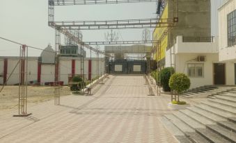 Goroomgo Gautam Garden Varanasi