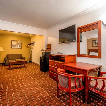 Regency Inn & Suites Downey