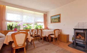 Modern Apartment in Bolsdorf with Sauna - Housity