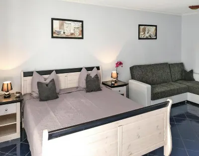 Schoenes Ferienhaus Mit Terrasse Hotels near Gutshaus Scharpzow