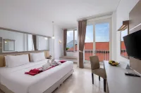 รอยัล โรงแรม แอนด์ วิลลา ตราวาส