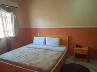 Franzy Suites and Lounge