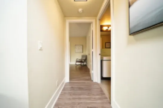 RivetStays - The Atmos I فنادق في تورونتو