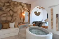 Sandaya Luxury Suites - Hot Tub