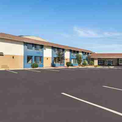 AmericInn by Wyndham la Crosse Riverfront Conference Center Hotel Exterior