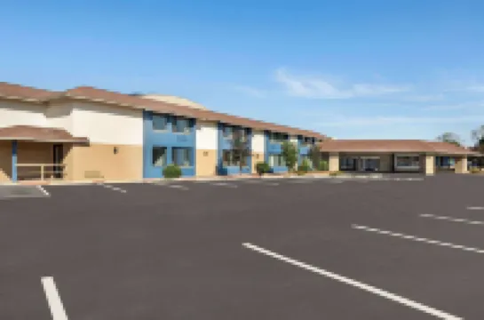 AmericInn by Wyndham la Crosse Riverfront Conference Center Hoteles en La Crosse