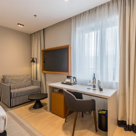 Cora Hotel