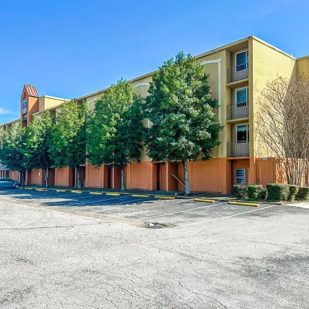 Jackson Hotel & Convention Center
