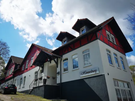 Garni Hotel Hennesburg Отели в г. Айзенах