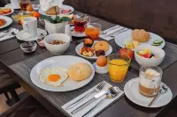 PLAZA Premium Den Haag City Center - breakfast