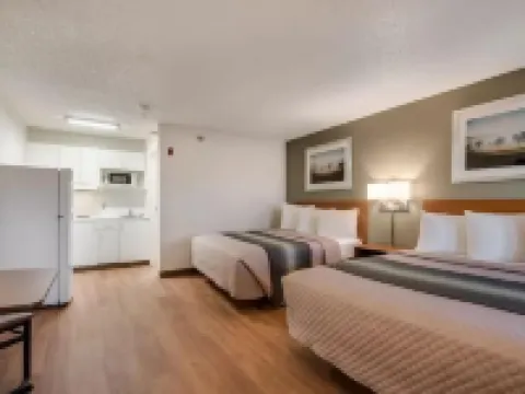 Birch Hill Suites Kansas City - Independence Hotels in Independence