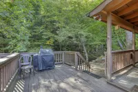 Whispering Creek - 2 Bedrooms, 1 Baths, Sleeps 6 Cabin by RedAwning