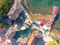 Carpe Diem Boutique Hotel - Adults Only Hotels near ميناء سايد