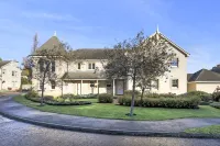 Joivy Modern Flat with Free Parking Hotels in Kings Knowe