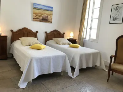 Couleurs de Camargue Hotels in Bernis