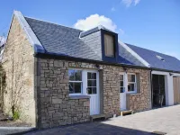 Miller House Courtyard Hotels near Carnegie Library