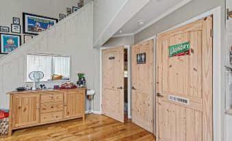 Pocono Scandinavian Cottage 2 Bedroom Cottage by RedAwning