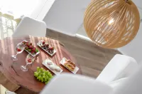 Naxos Island Escape Suites - petit déjeuner
