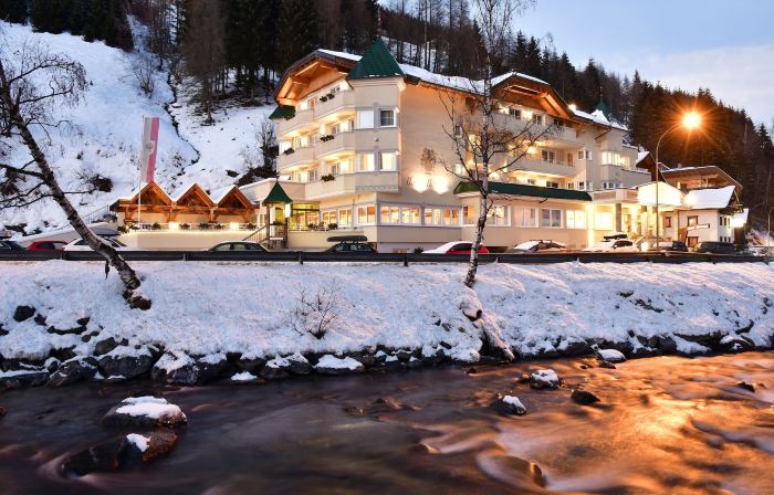 Hotel Höllroah