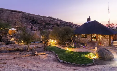 Ondudu Safari Lodge Отели в г. Омаруру