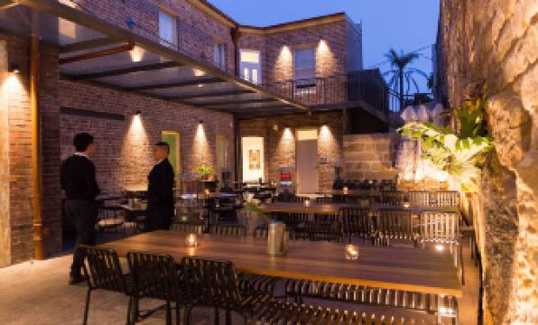 津 터미너스 피몬트(Terminus Hotel Pyrmont) 3つ星 ホテル プール