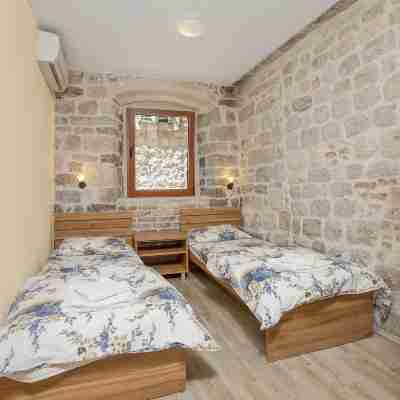 Historical Heart Apartment Rooms