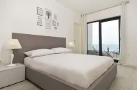 Villa Nina Makarska with Heated Infinity Pool of 33 m2 and Stunning Sea Views