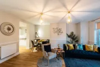 Smart Apartments - Seymour Hotels near Willis Avenue Recycling Centre