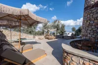 Pithos Apartments