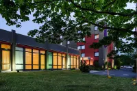 Fuerther Hotel Mercure Nuernberg West Hotels near Woolworth