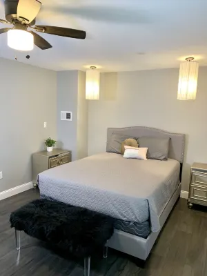 3Br Gem Near Falls-Sleeps 6 Comfortably โรงแรมในไนแอการาฟอลส์