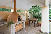 小普萊西爾大酒店