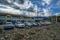 Prestige Hudson Bay Lodge, Premier Collection - parking