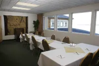 River Lodge and Cabins فنادق في Boardman
