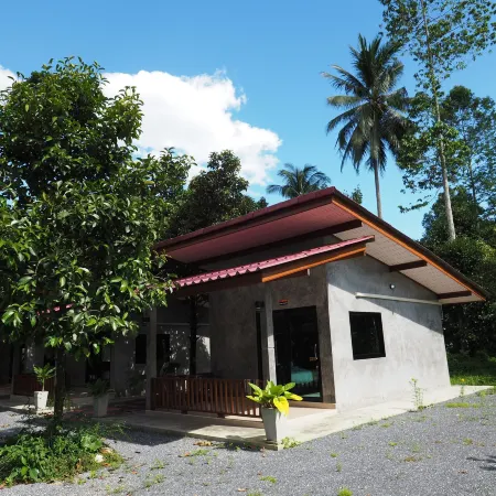 Baan Keree Thara Khiri Wong