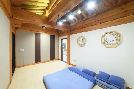 Gyeongju Hwarangroo Отели рядом с достопримечательностью «Gyeongju Najeong Well»