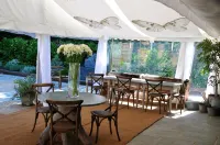 The Red Lion Inn Hotels in Somerton