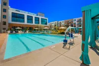 Bluebird Suites Near Facebook HQ - Pools