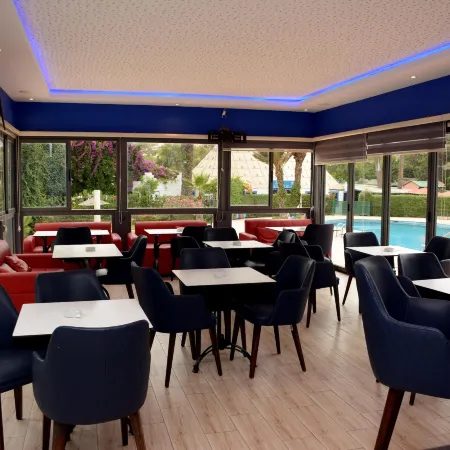 Oasis Hotel & Spa