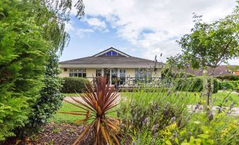 Hotel Wrexham - Housity