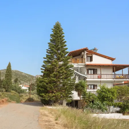 Monemvasia Green Apartments Отели рядом с достопримечательностью «Купальня Афродиты»