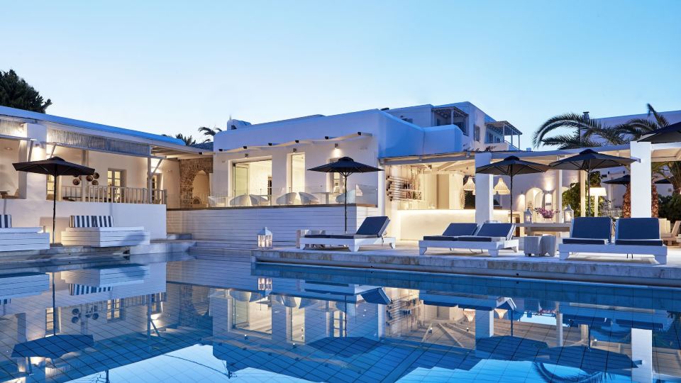 Mr and MRS White Paros