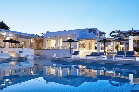 Mr and MRS White Paros