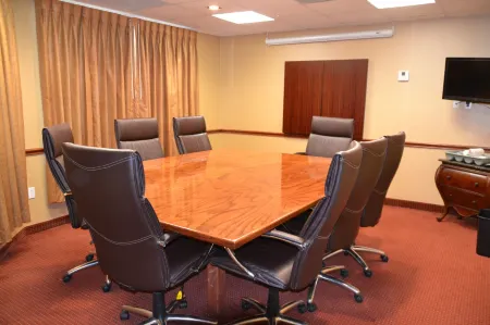 FairBridge Inn & Suites Cleburne Отели в г. Клберн