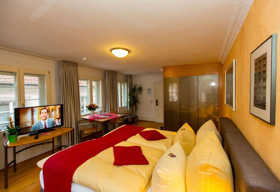 Hotel Goldener Falke