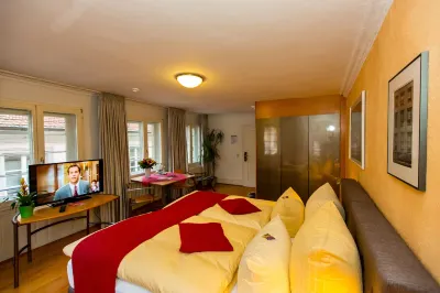Hotel Goldener Falke Hotels near Level 4