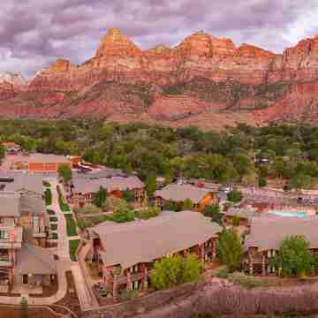 Cable Mountain Lodge Hotel Exterior